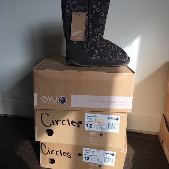 Emu Boots - Picture 2 of 2